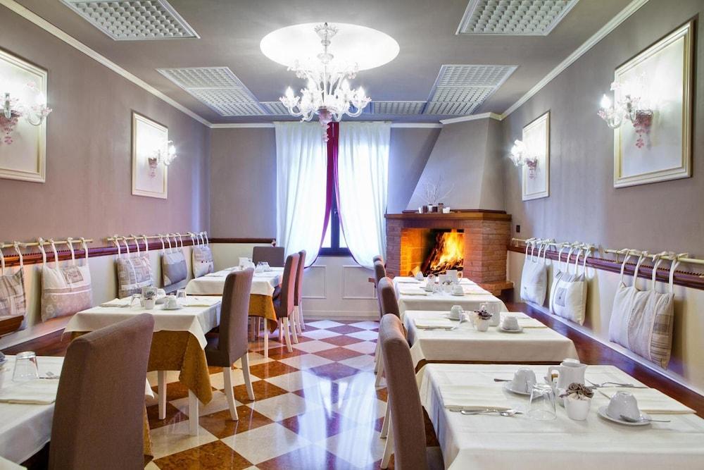 Ducale Hotel 3*
